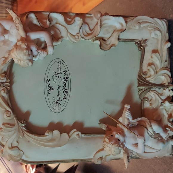 Katherine Michaels Angel picture frame 5 x 6 like new - Picture 5 of 9